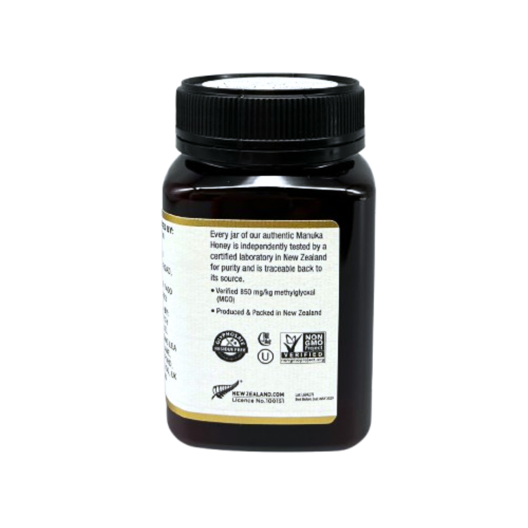 Wedderspoon jar of raw manuka honey 850 mgo with black lid and certification labels